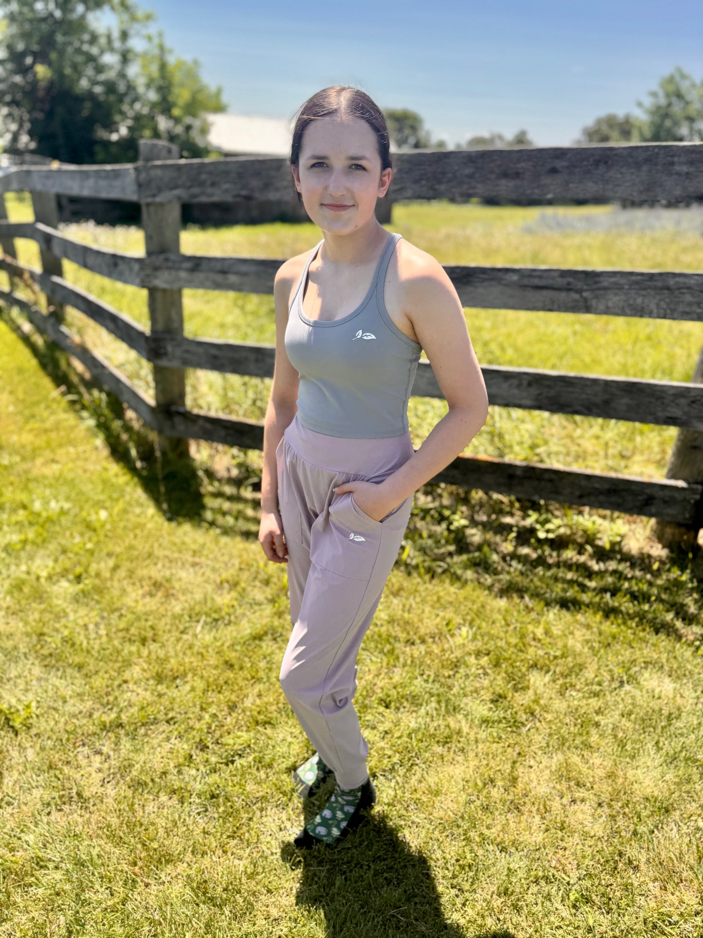Pebble grey 2-in-1 Cropped Tank